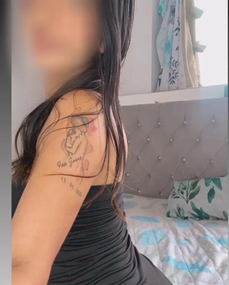 Elisa, 24