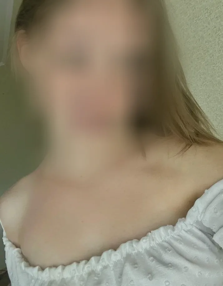 Laura, 34