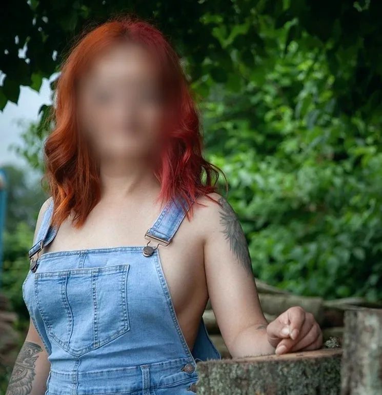 Saskia, 33